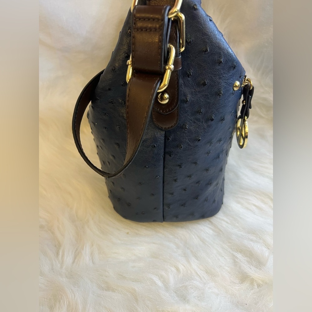 Giani Bernini Blue Ostrich-Embossed Shoulder Bag with unbranded chain crossbody - Picture 15 of 16